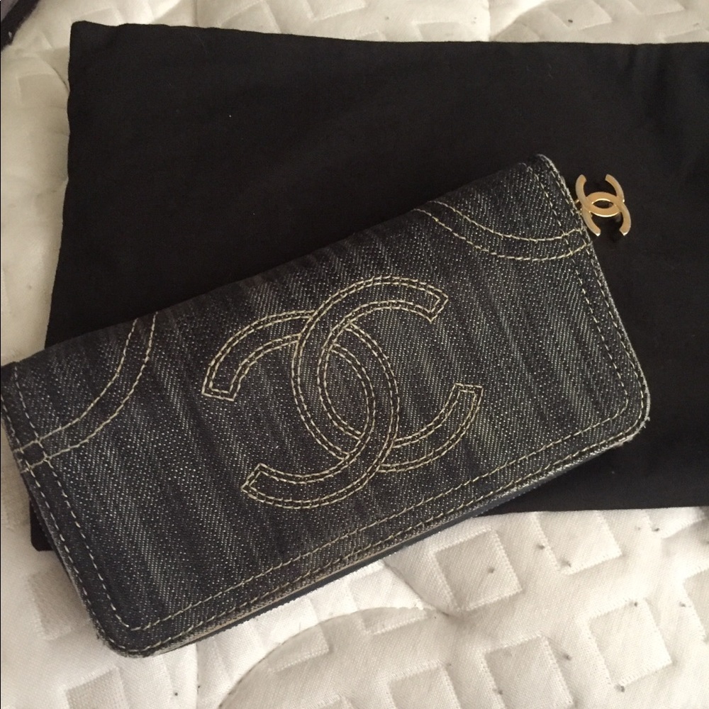 Chanel denim wallet - Picture 1 of 7